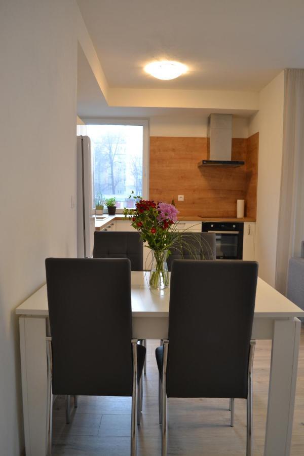 Elegant Escape Apartment II - City Centre Bratislava Exteriör bild