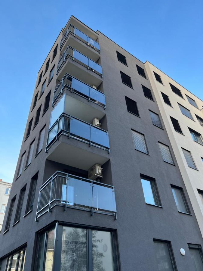 Elegant Escape Apartment II - City Centre Bratislava Exteriör bild