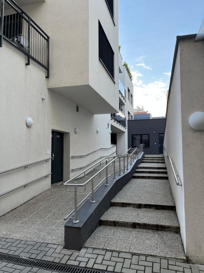Elegant Escape Apartment II - City Centre Bratislava Exteriör bild