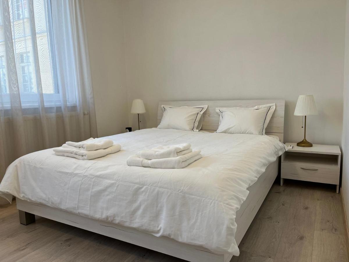 Elegant Escape Apartment II - City Centre Bratislava Exteriör bild