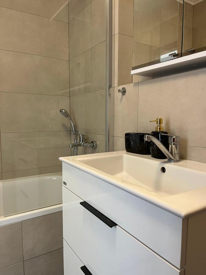 Elegant Escape Apartment II - City Centre Bratislava Exteriör bild