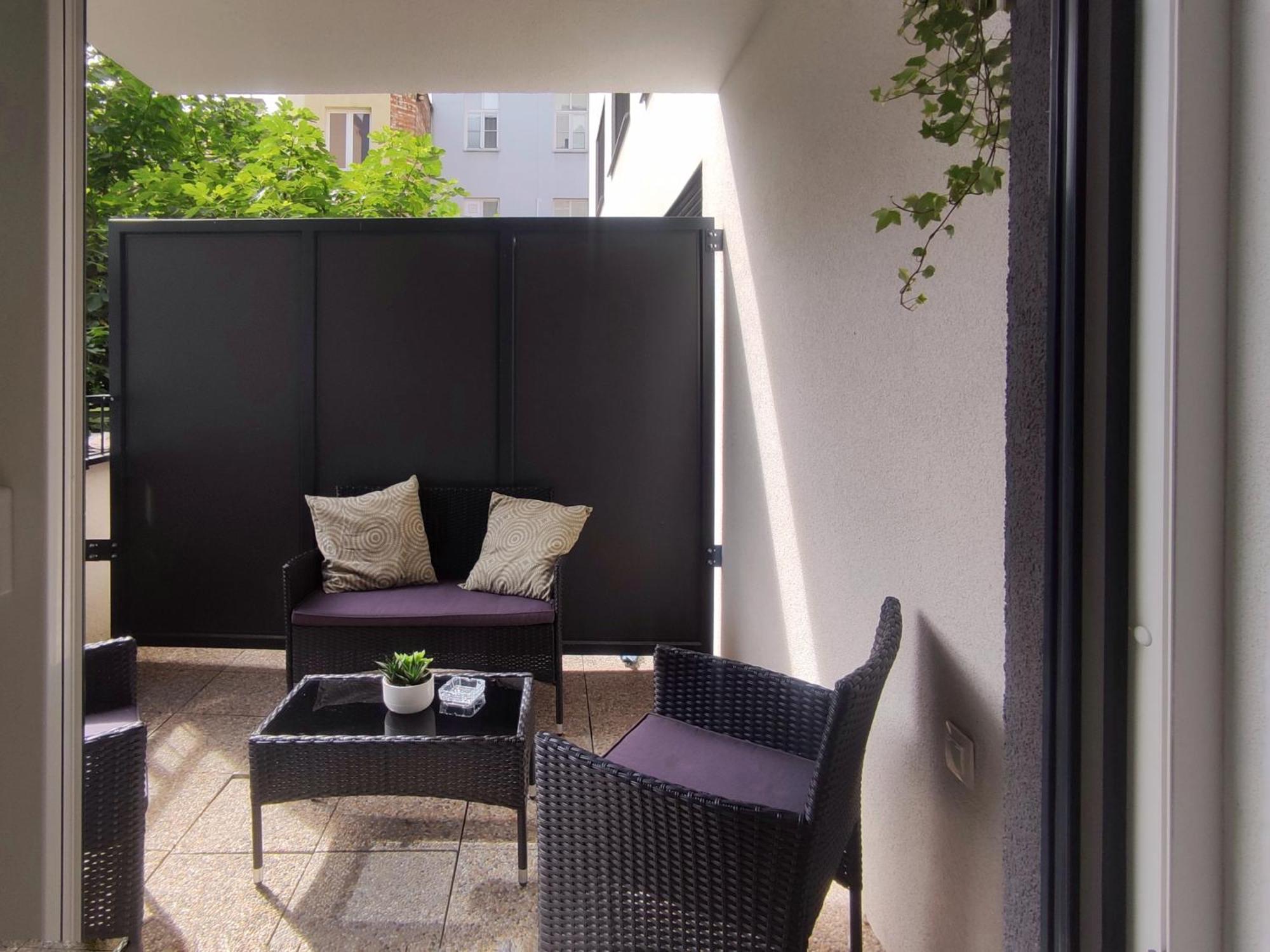 Elegant Escape Apartment II - City Centre Bratislava Exteriör bild